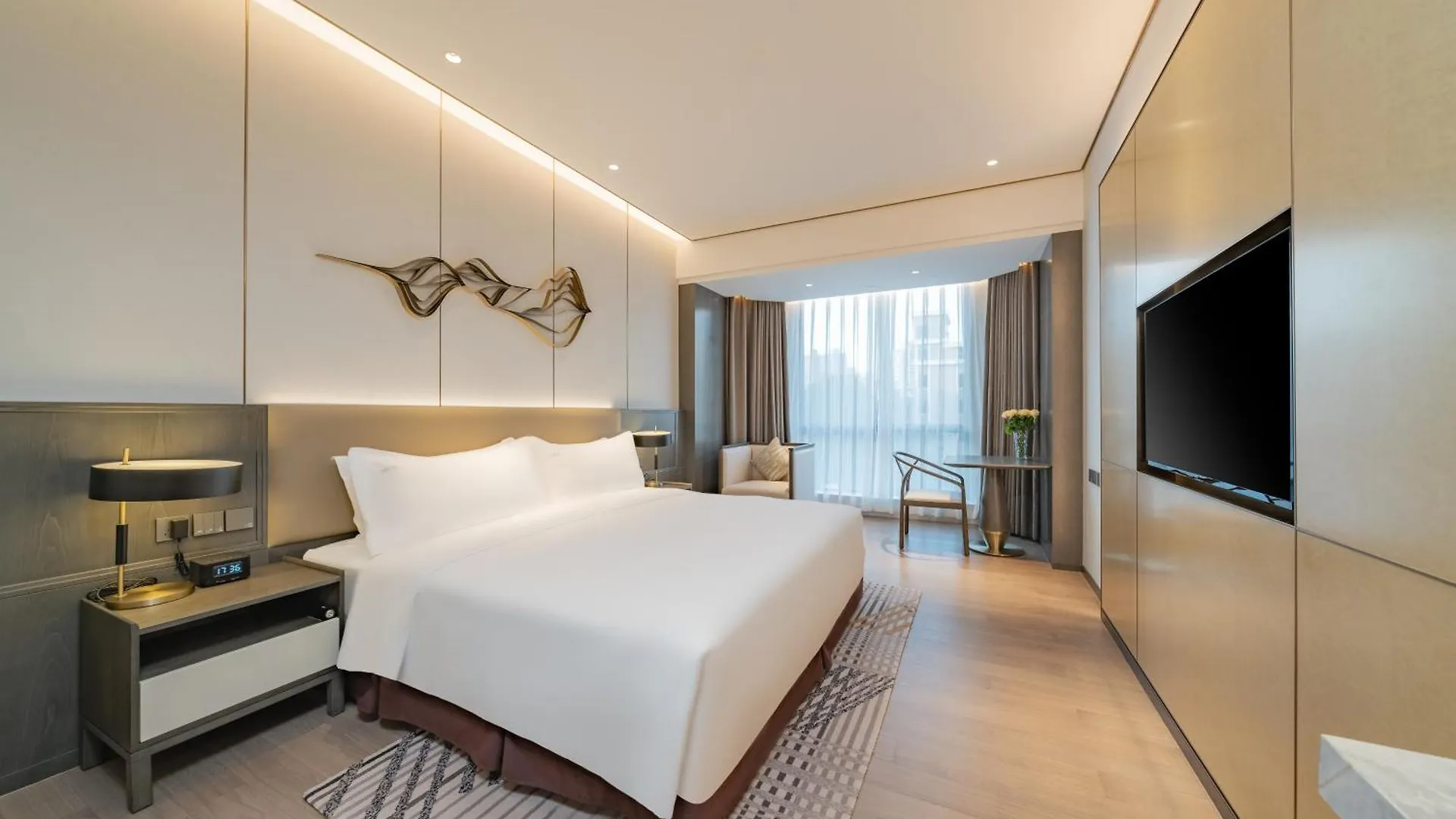 Holiday Inn Zhengzhou Zhongzhou By Ihg 3*,  China