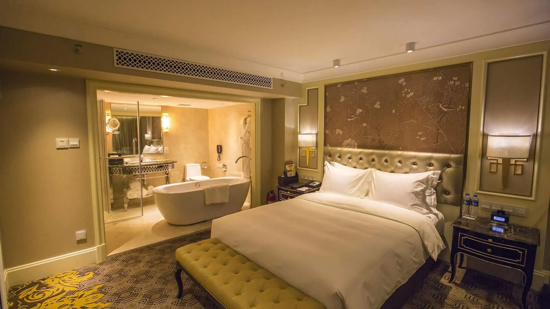 Holiday Inn Zhengzhou Zhongzhou By Ihg Hotel